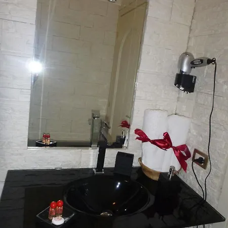 Le Tre Stelle Гостевой дом Кальяри